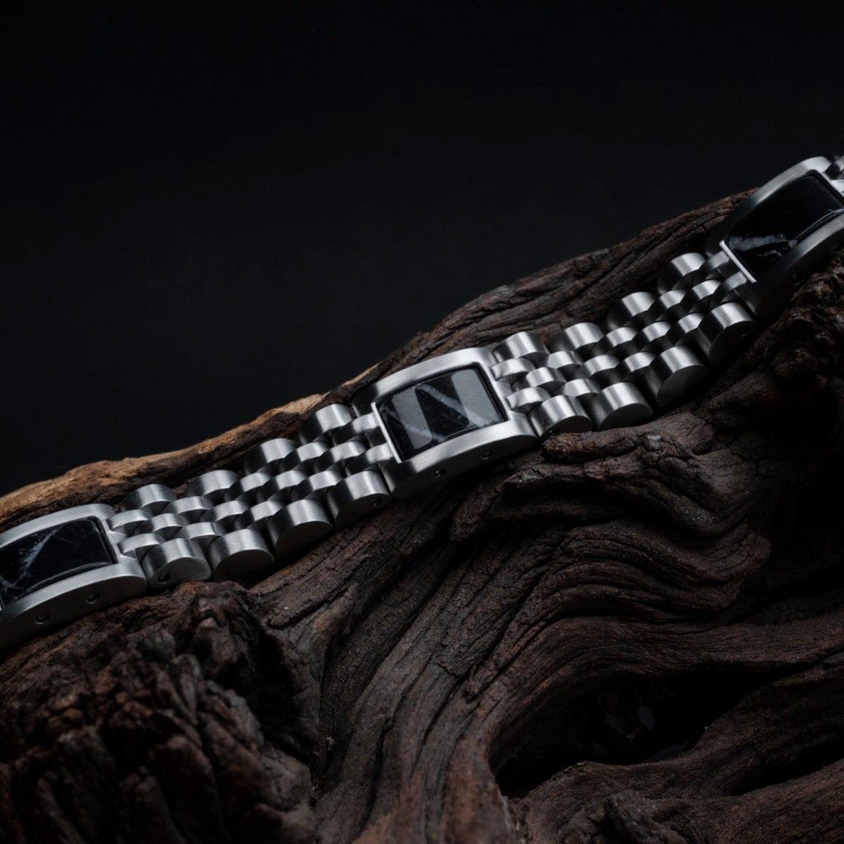 Pentachord (Black Marble/Silver) – Holzkern