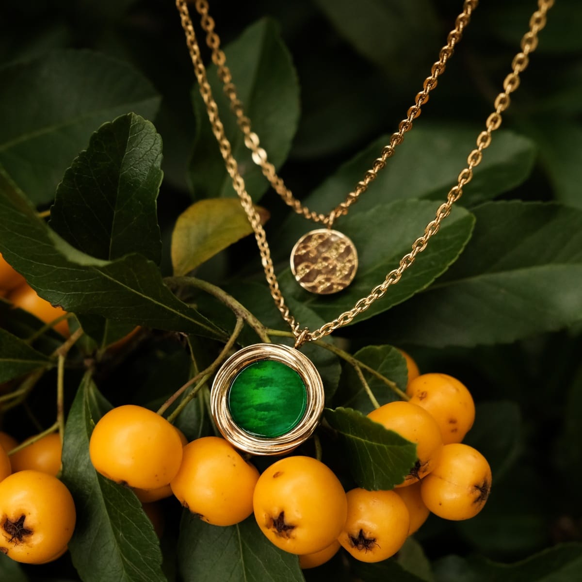 Zendala Necklace (Green Mother-of-pearl/Gold) | Holzkern