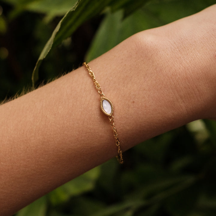 Visual Armband (Weißes Perlmutt/Gold)