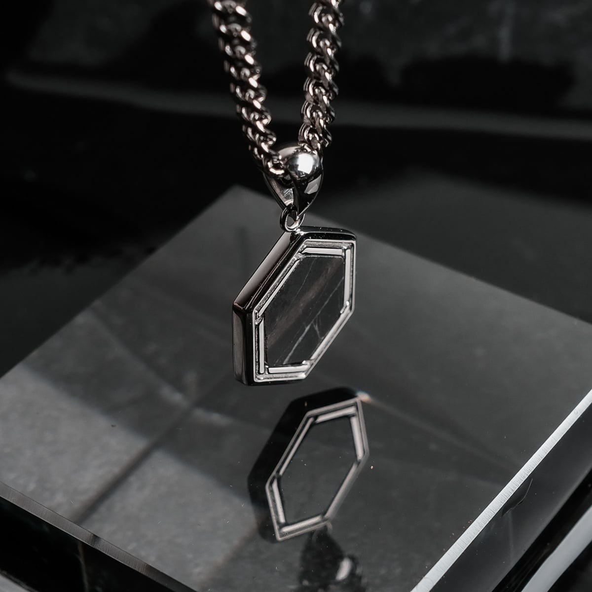 Axis Necklace (Marble/Silver) | Holzkern