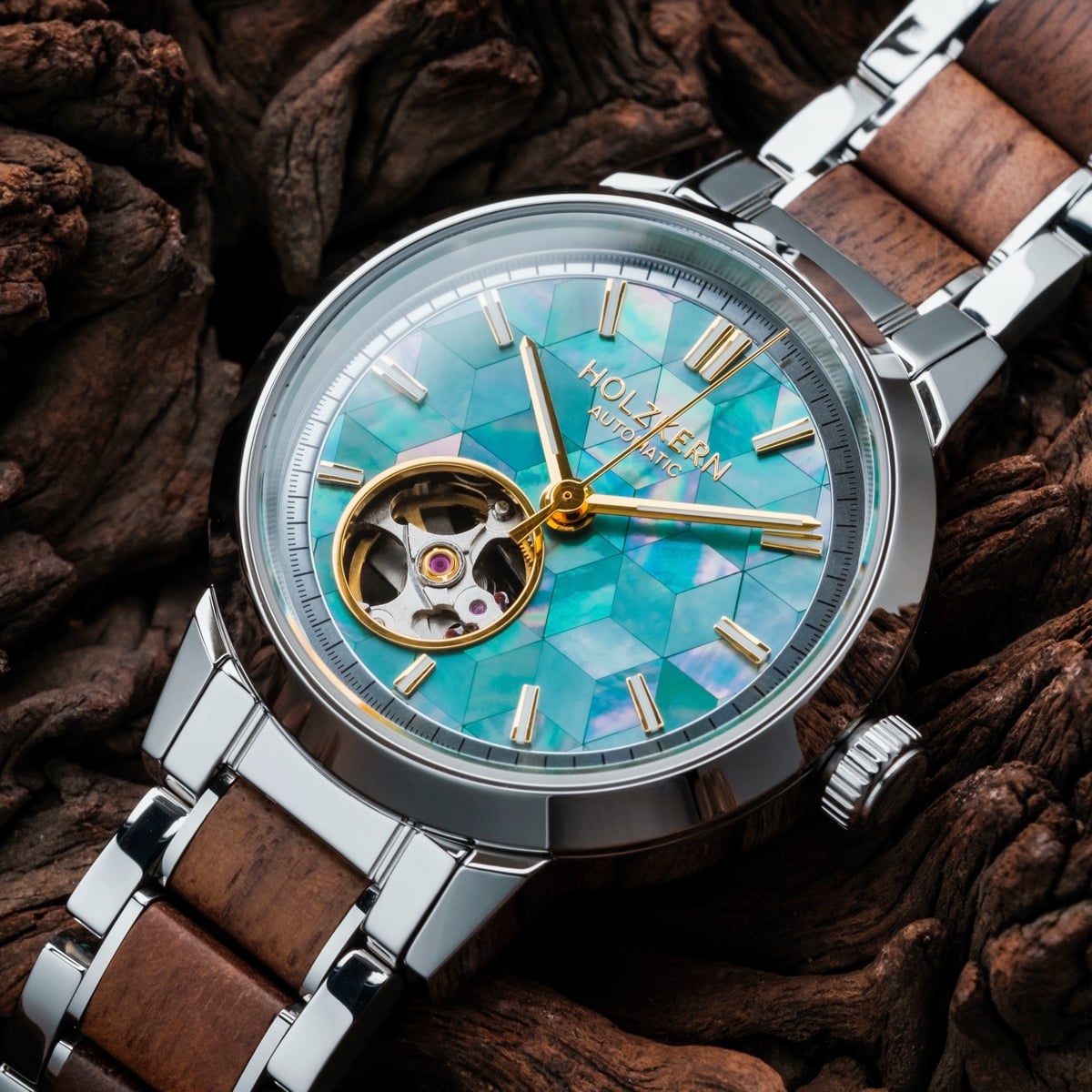 ガルパンスマスロ Colorburst (Mother-of-pearl/Walnut) | Holzkern Wood Watches