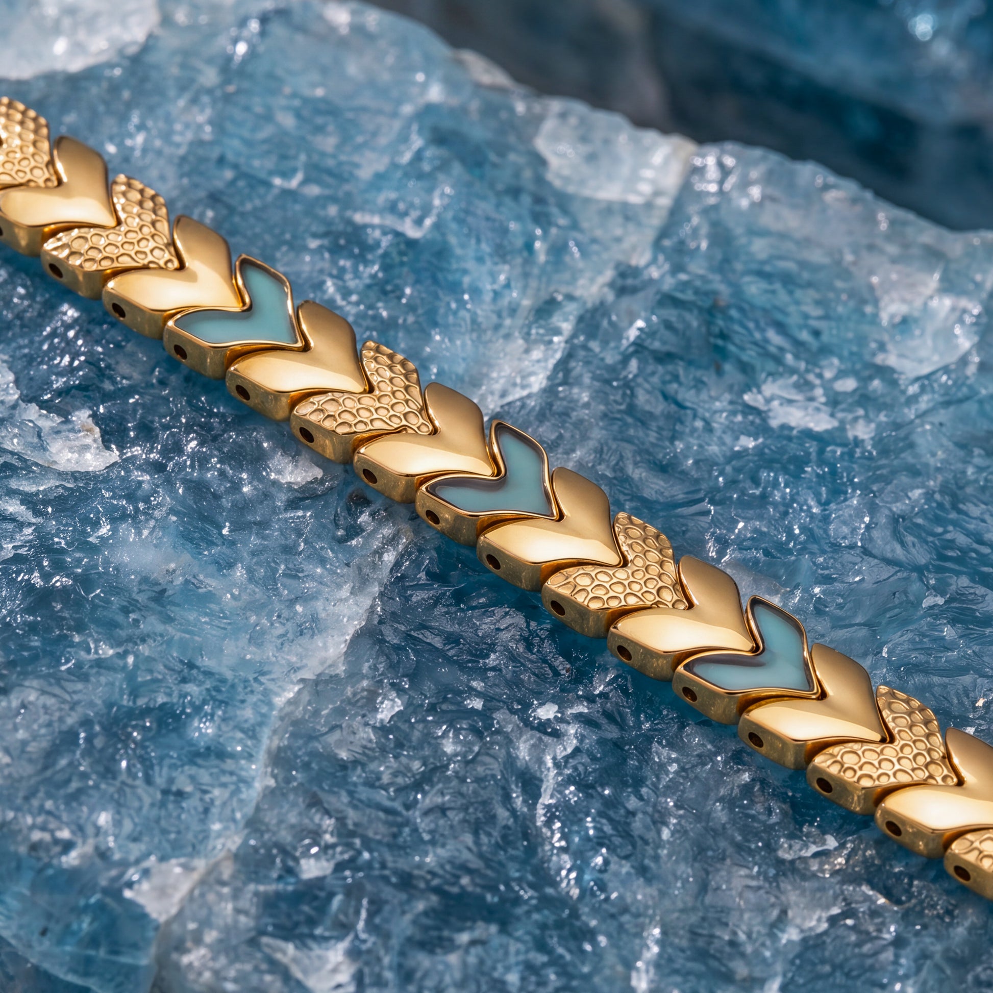 Alula (Aquamarine/Gold)