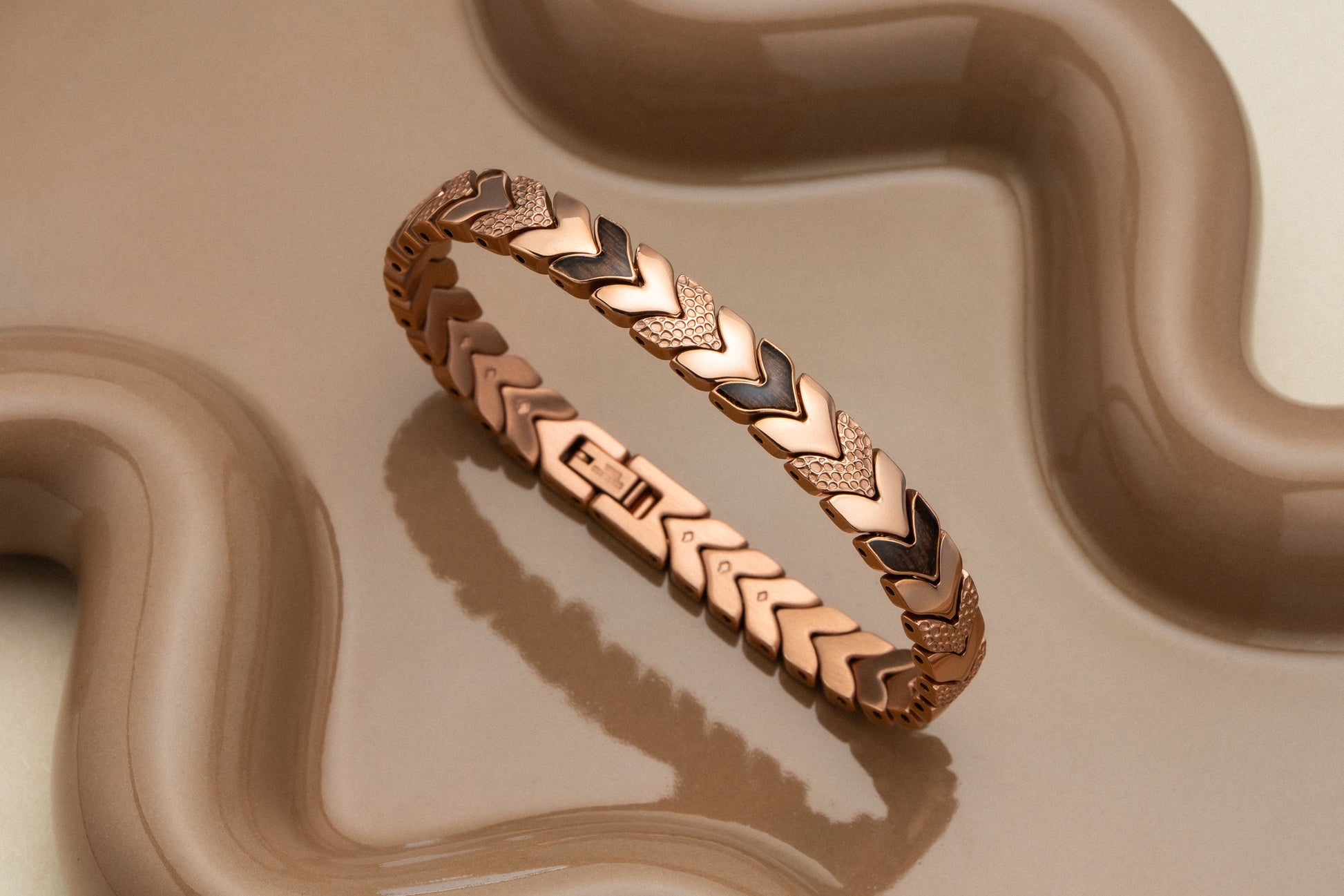 Alula (Walnut/Rose Gold)