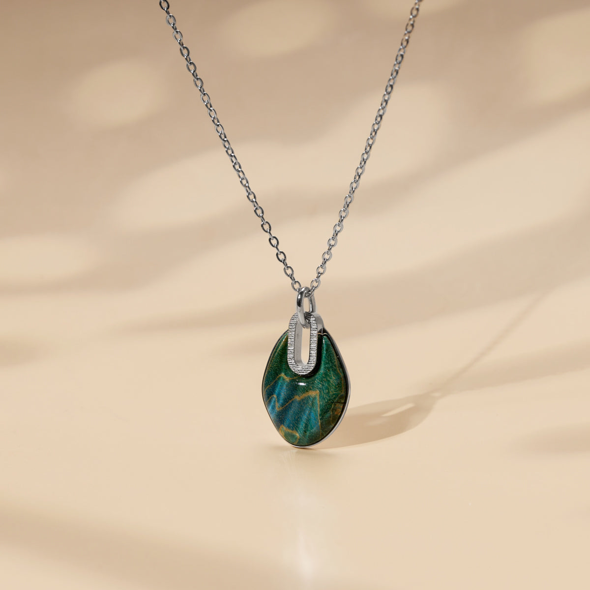 Truecolors Necklace (Burr Walnut/Silver)