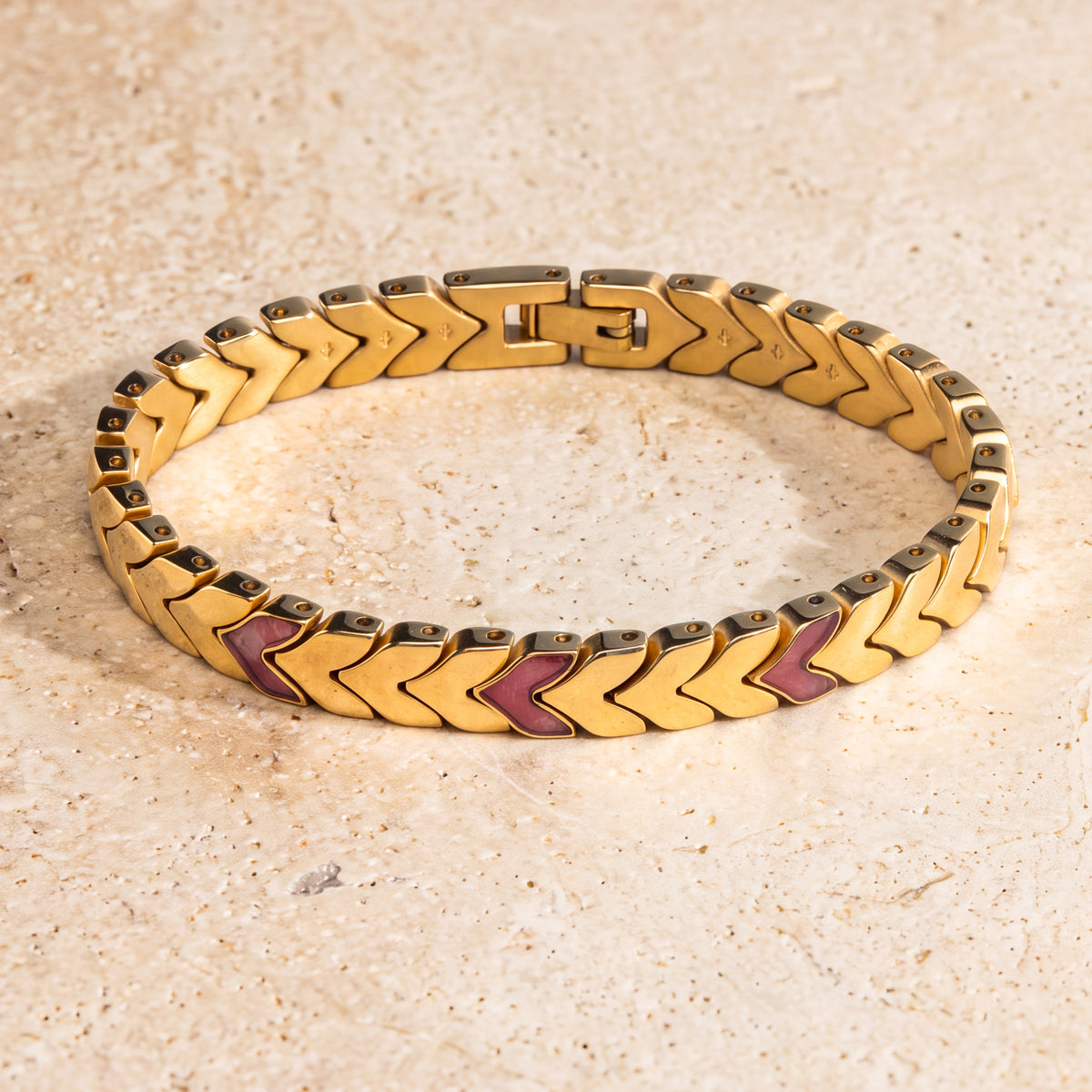 Alula (Garnet/Gold)