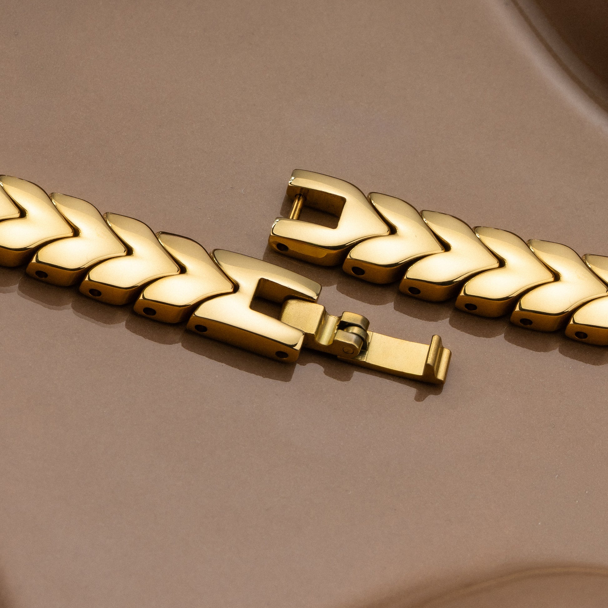Alula (Granat/Gold)