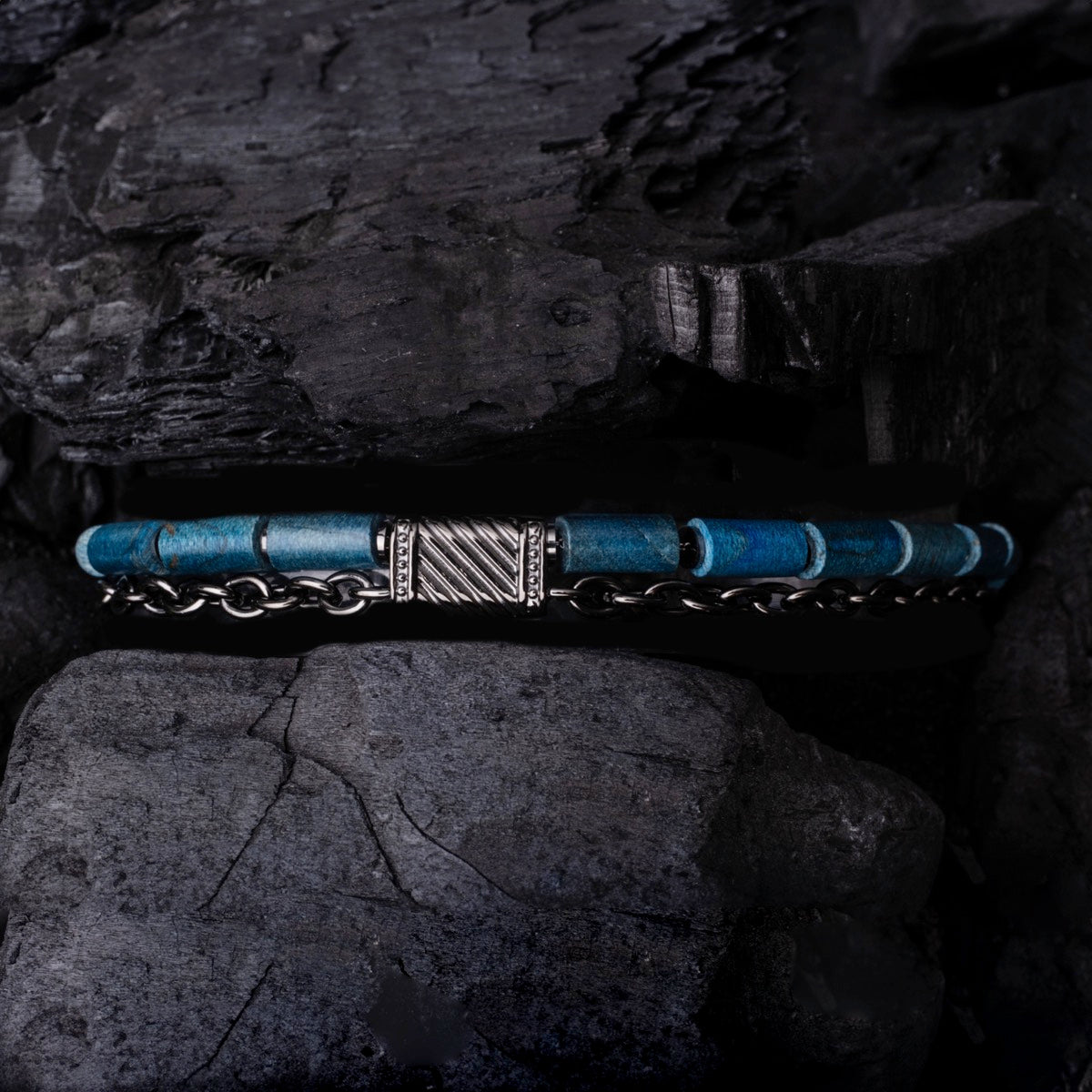 "Supersonic" bracelet in maple/gray, featuring sleek blue beads and a metallic chain for a modern and stylish look.